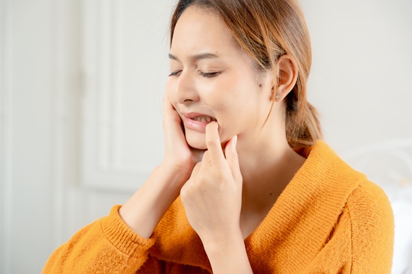 What An Emergency Dentist Can Do To Help Treat Tooth Pain